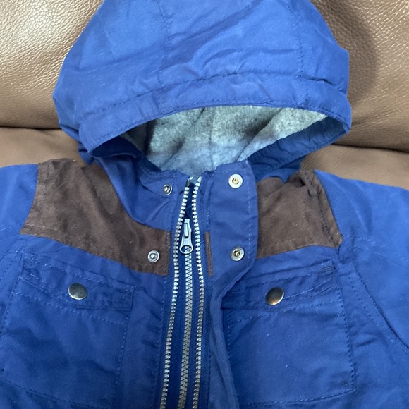 Carter’s 2T Winter Jacket, like new - Picture 2 of 8